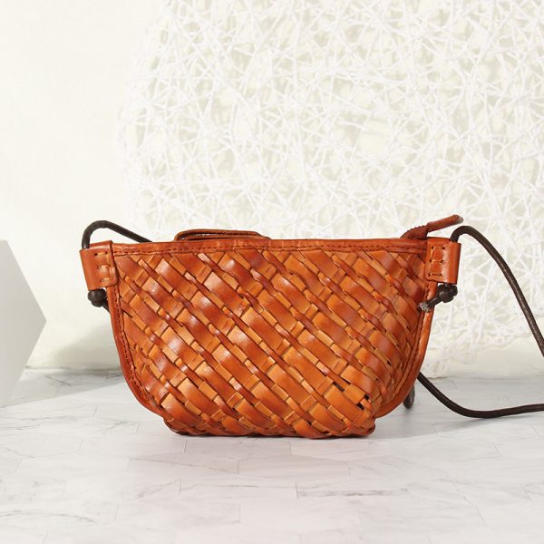 A niche woven crossbody women's bag - Image 2