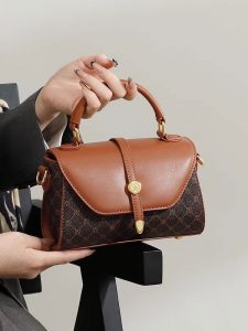retro trendy handbag